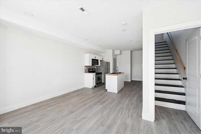 Building Photo - 32 S 62nd St