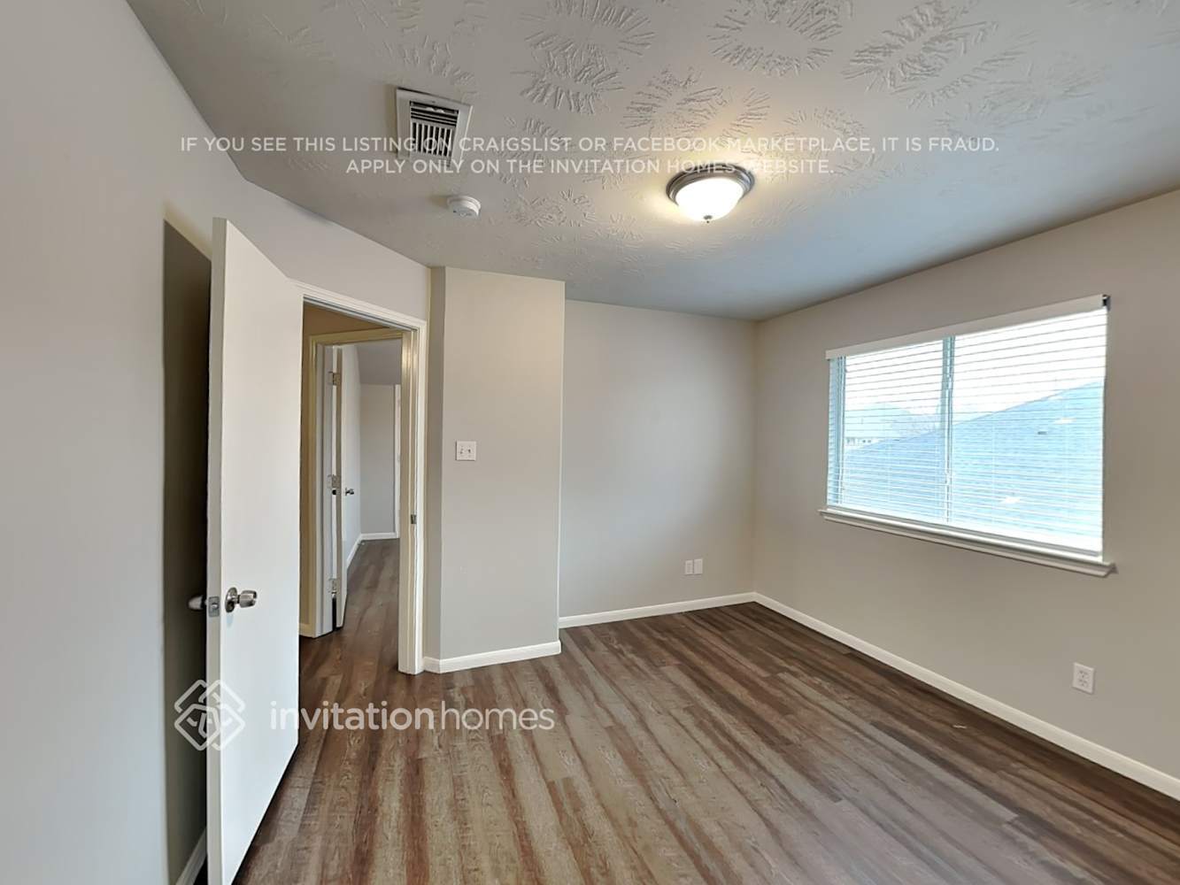 Building Photo - 11223 S Country Club Green Dr