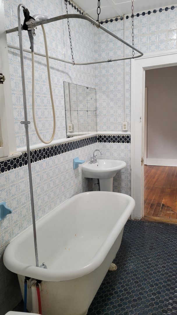 Building Photo - Ranch Style Home in Downtown! - MileStone RES
