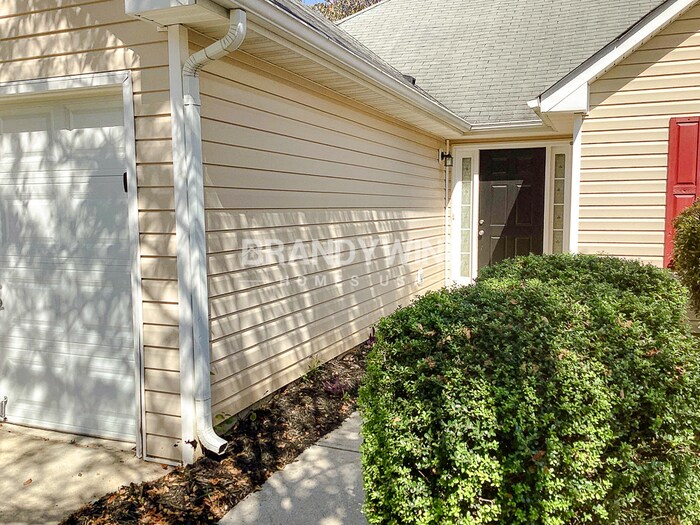 Building Photo - 2056 Registry Pl