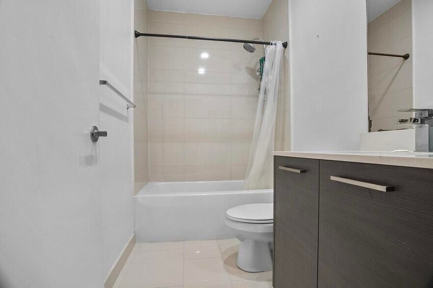 Building Photo - 3429 NW 13th St