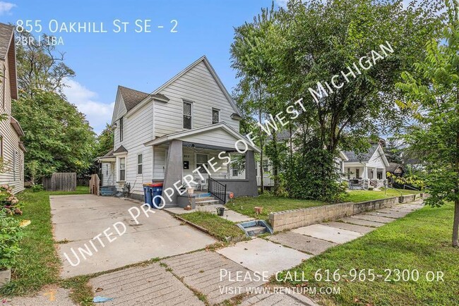 Building Photo - 855 Oakhill St SE