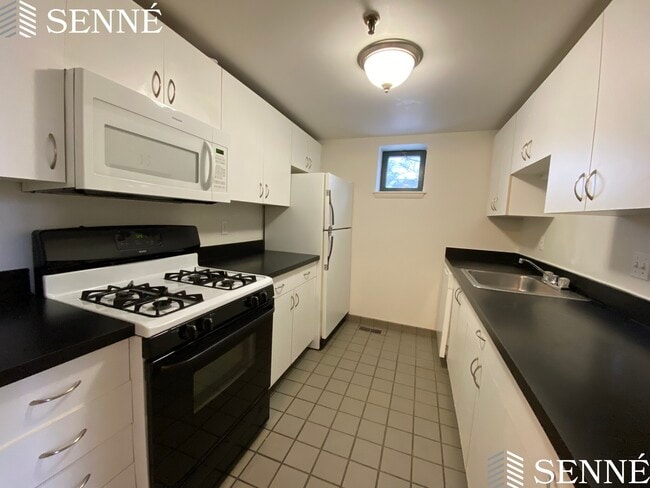 Primary Photo - 71 Fulkerson St