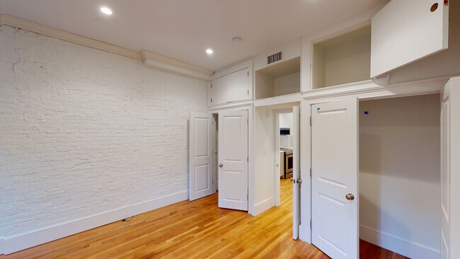 Building Photo - 60 Kirkland St