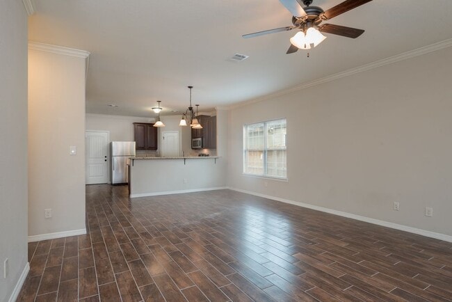 Building Photo - 1420 Holleman Dr
