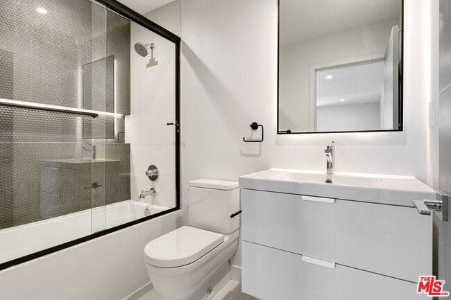 Building Photo - 3602 Dunn Dr