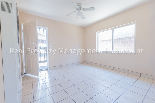 Building Photo - 1134 E 103rd Pl