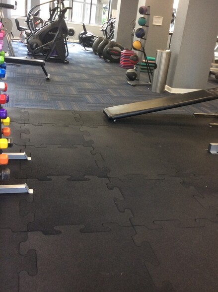 Stretching space - 405 N WABASH Ave