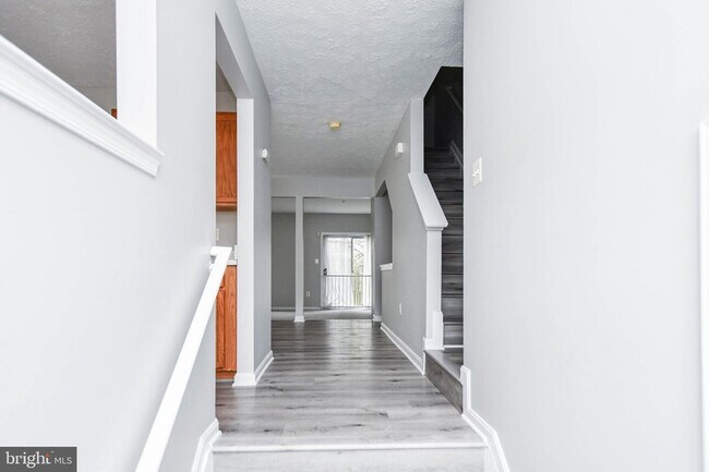 Building Photo - 9815 Berrywood Ct