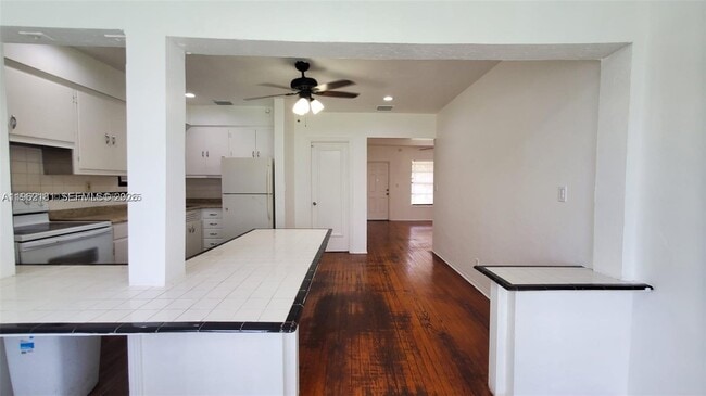 Building Photo - 2322 Wilson St