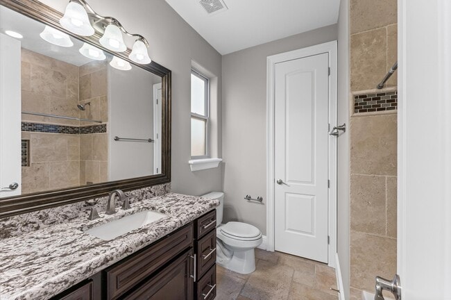 Building Photo - 1306 Hawthorne St