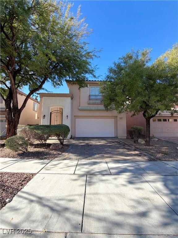 Building Photo - 2301 Summer Home St