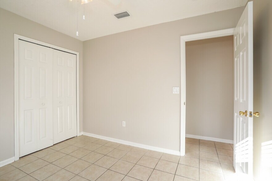 Building Photo - 2781 Cross Creek Dr