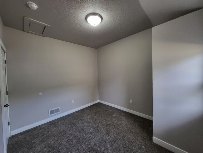 Building Photo - MOVE IN SPECIAL! Beautifully renovated East side home with 2+ car detached garage!