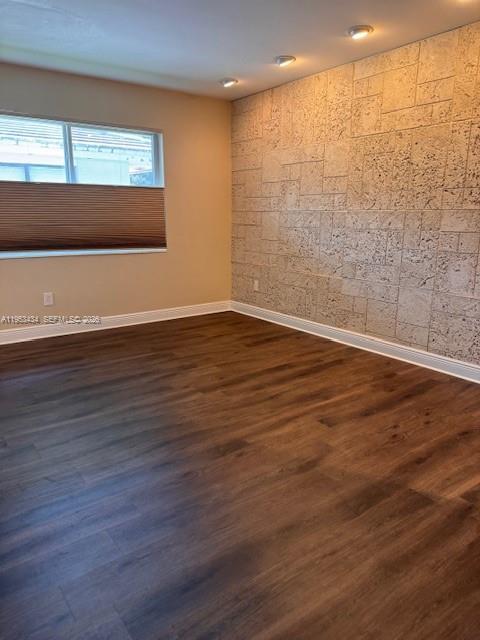 Building Photo - 539 Menendez Ave