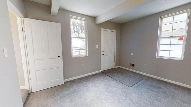 Building Photo - 2824 Salisbury St