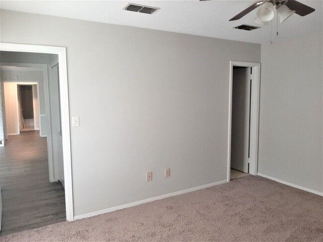Building Photo - Adorable 2-Bedroom, 2-Bath Townhome Near A...