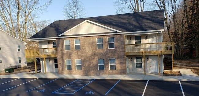 Building Photo - NOELWOODS - Lower Unit