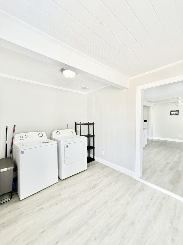 Building Photo - 3308 N Avon Ave