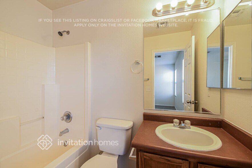 Building Photo - 11304 E Quarry Ave