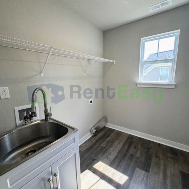 Building Photo - 3829 Longhill Arch