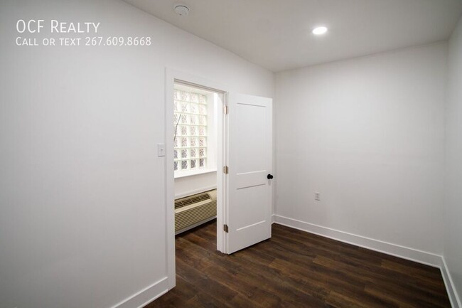 Building Photo - 1413 Lombard St