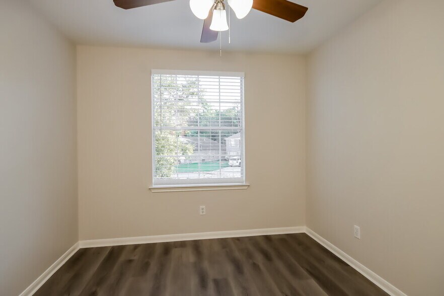 Building Photo - 18407 Heartland Ct