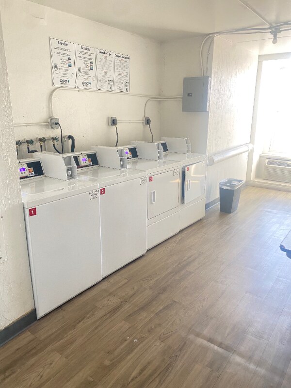 Building Photo - 224 E Garden St