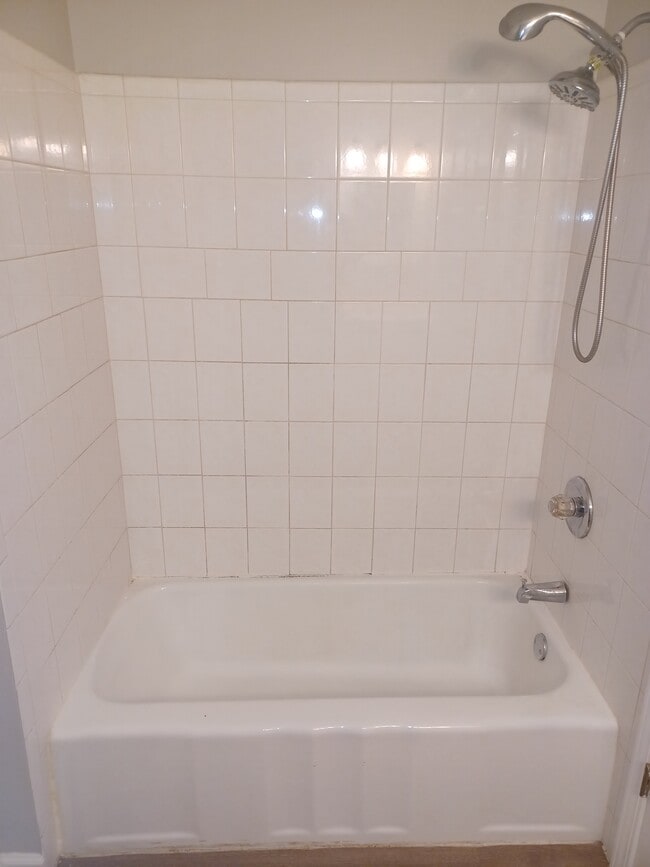 Building Photo - 10567 Decker Ave