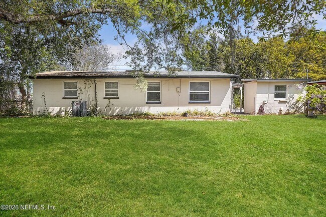 Building Photo - 5829 Ensenada Rd