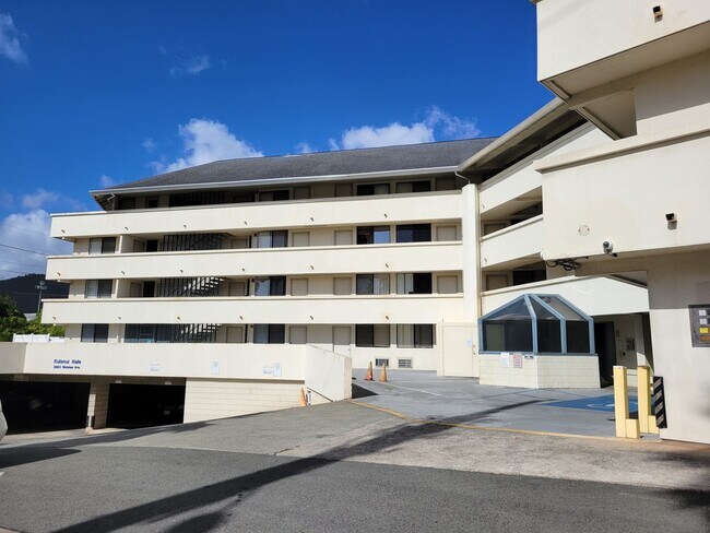 Building Photo - Kulanui Hale - 1 bedroom, 1 bath Unit w/ 1 dedicated parking