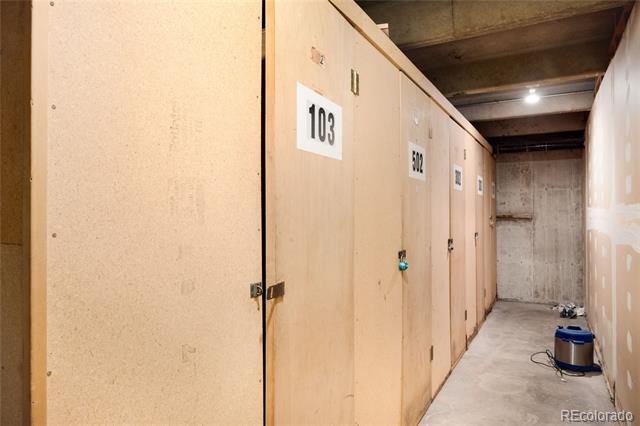 Building Photo - 1365 Columbine St