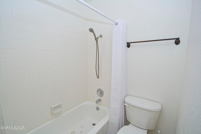 Building Photo - 2855 Idlewild Dr