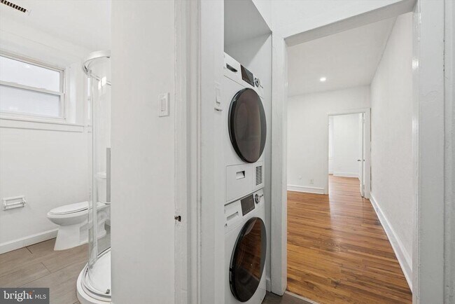 Building Photo - 334 Lombard St