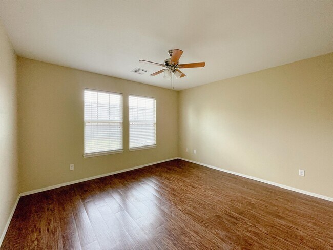 Building Photo - 824 Eric Cir