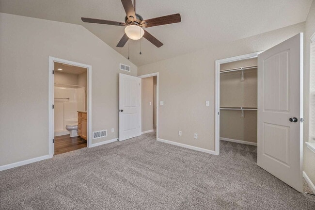 Building Photo - Like New Single Family Home!