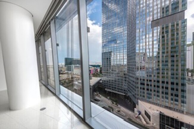 Building Photo - 3722 S Las Vegas Blvd