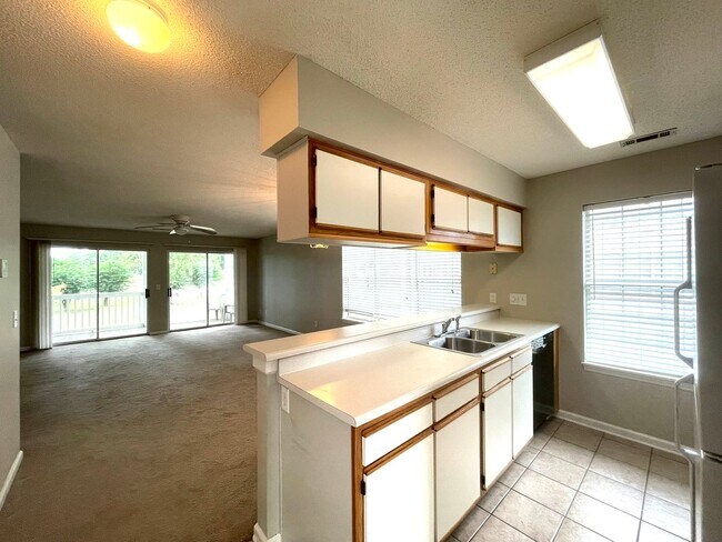 Building Photo - Available Now! 2 Bedroom, 2 Bath Condo at ...