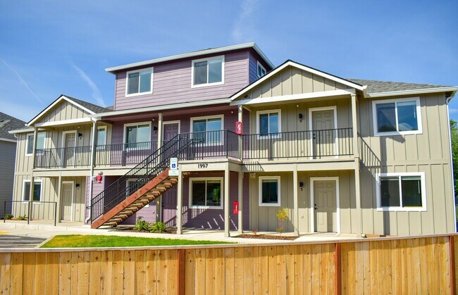 Building Photo - 1995 Sky Park Dr