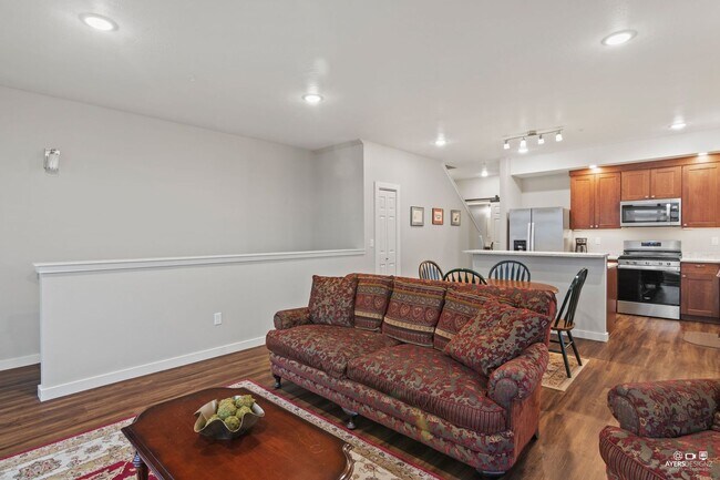 Building Photo - FURNISHED EXECUTIVE RENTAL