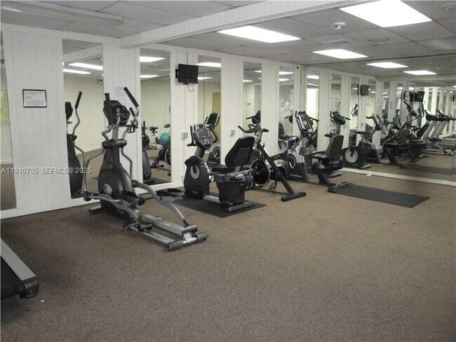 Building Photo - 17021 N Bay Rd