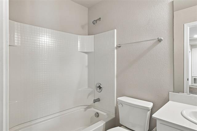 Building Photo - 944 Ravenwood Ln