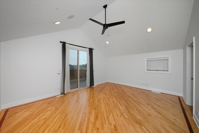 Building Photo - 1523 W Huron St