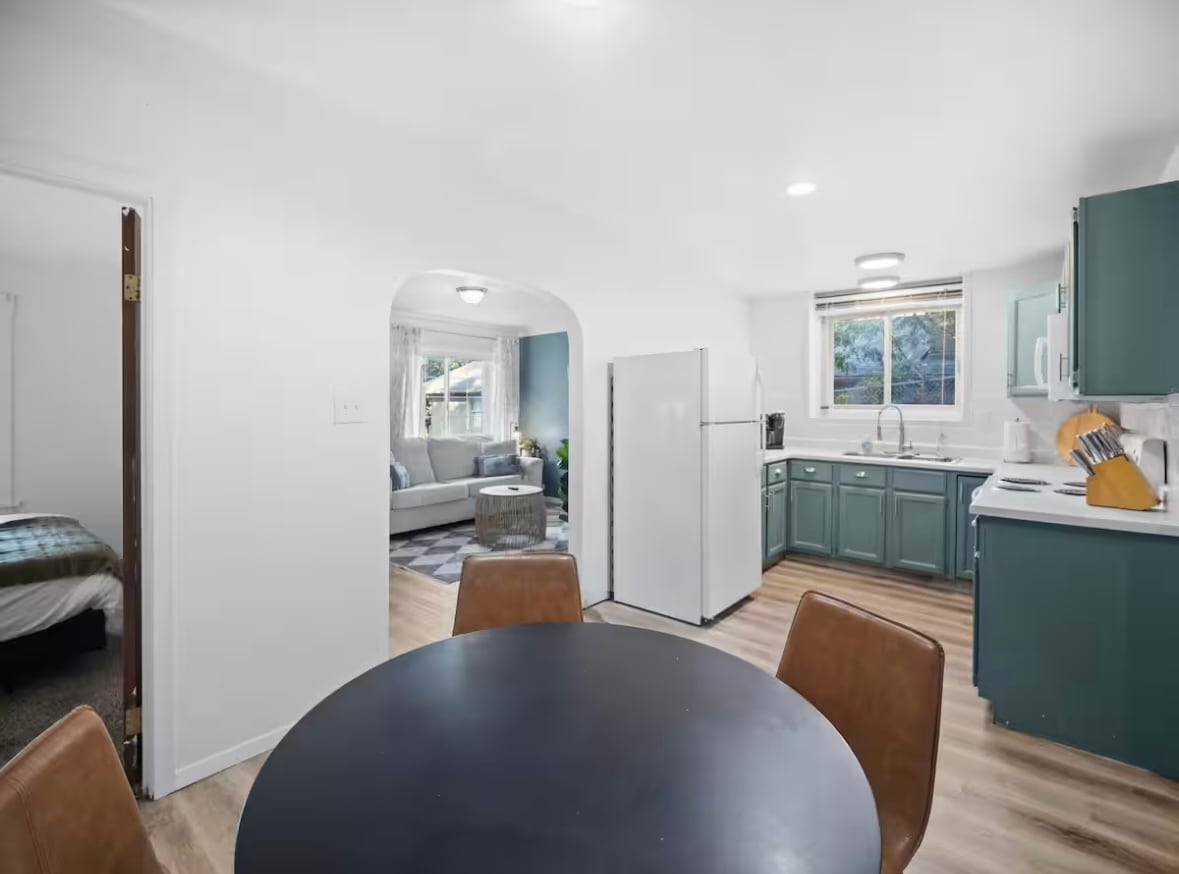 Dining Area - 2117 W Riverside Ave