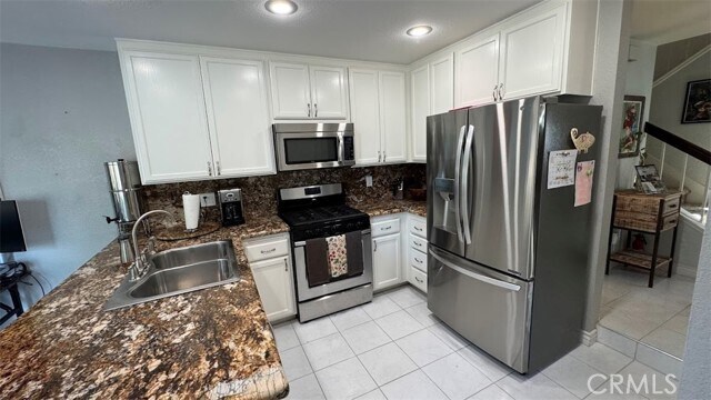 Building Photo - 3 Shadow Hill Ln