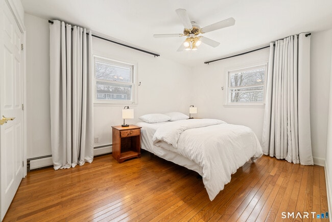 Building Photo - 16 Cushing Dr