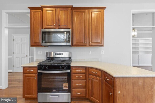 Building Photo - 1725 Gatehouse Ct