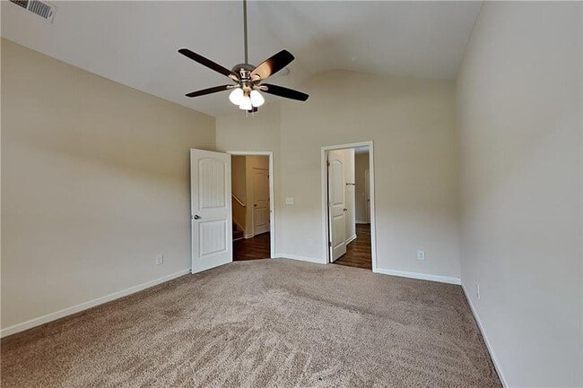 Building Photo - 435 Shady Glen