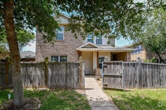 Building Photo - 8235 Gran Villa Dr