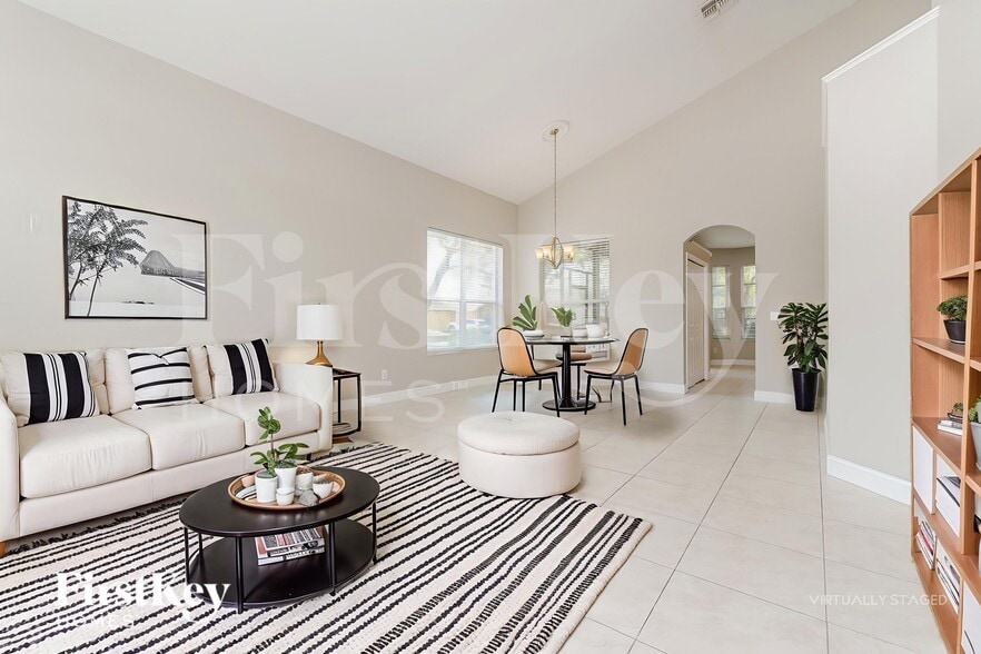 Building Photo - 4760 High Oak Ct